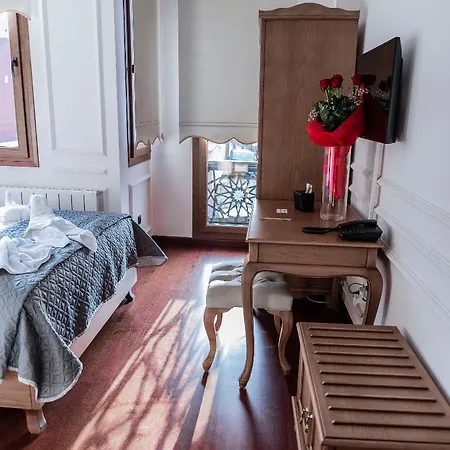 Hotel Burckin Suleymaniye 3*